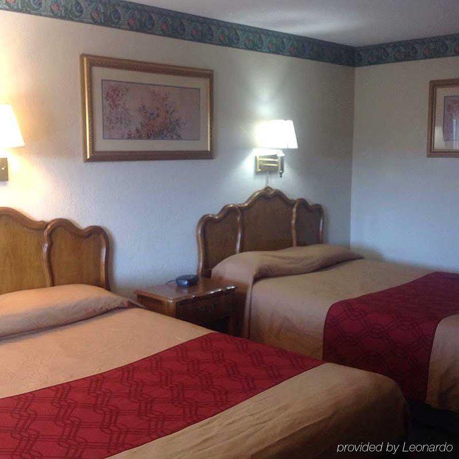 New Haven Inn Екстер'єр фото